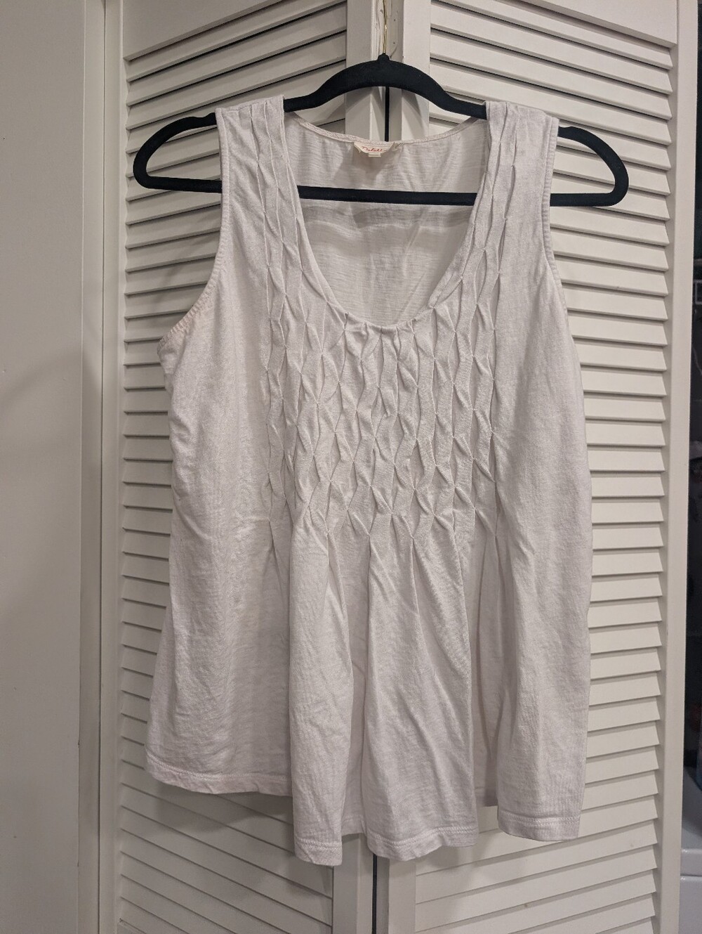 Deletta White Sleeveless Smocked Front Tank Size Large